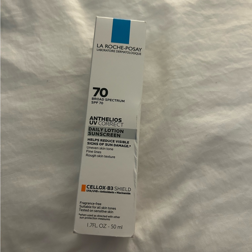 La Roche-Posay Anthelios UV Correct SPF 70 Daily Face Sunscreen with Niacinamide